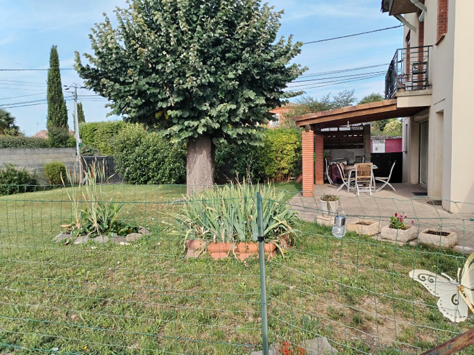 Garden 2, Location chambre spacieuse avec balcon et piscine, Tarn