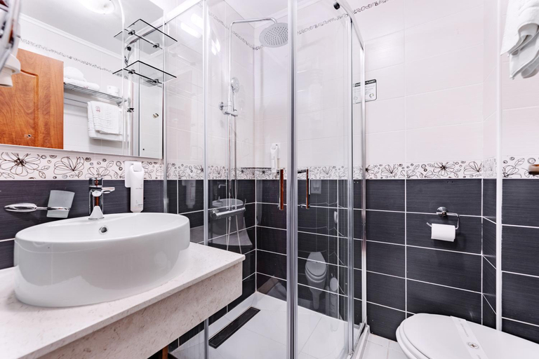 Bathroom 3, Hotel Belvedere