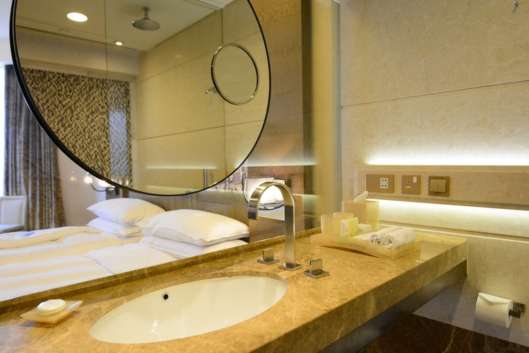 Bathroom 4, Harbour Grand Hong Kong, Hong Kong Island