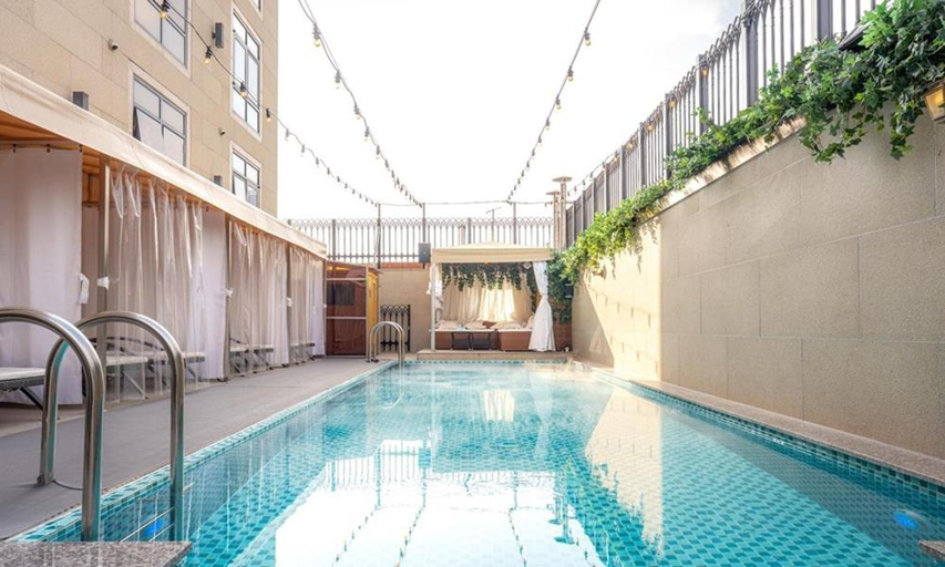 Swimming Pool 9