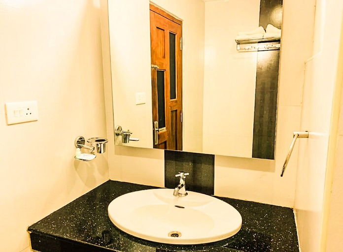 Bathroom, Sea Breeze Rest Inn, Kannur