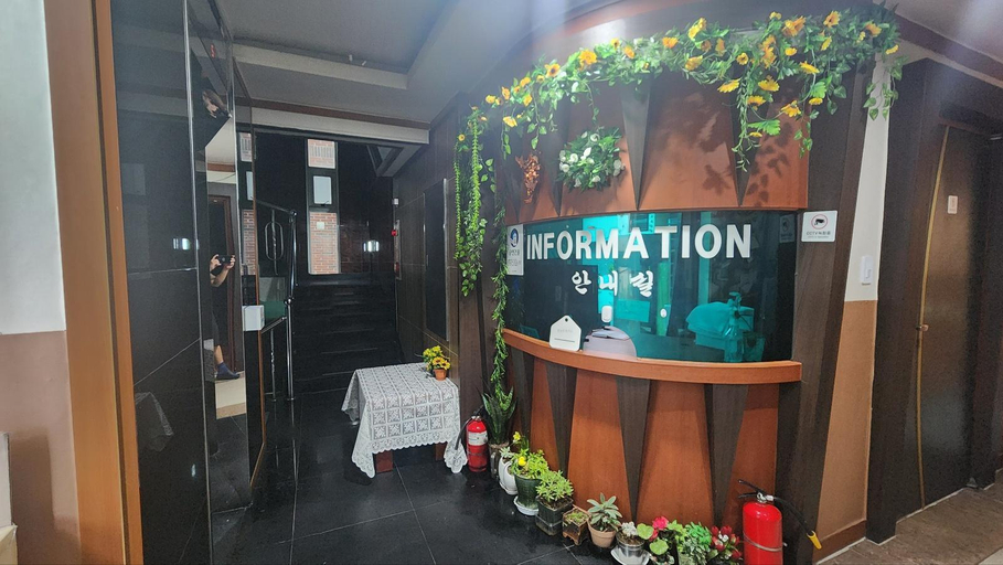 Public Area, Gumi Toya Motel, Gumi
