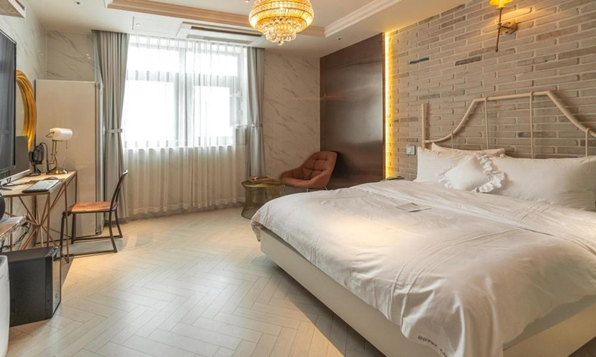 Bedroom 10