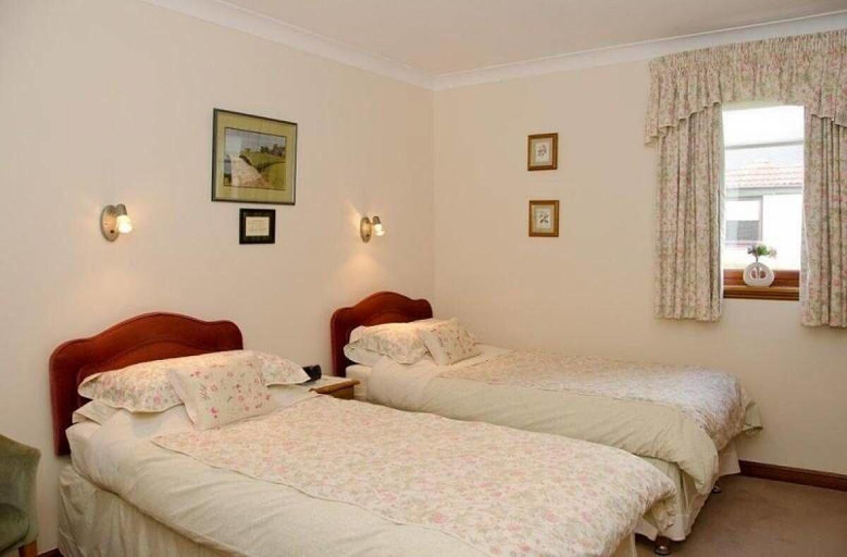 Bedroom 2, Ashcroft Farmhouse, West Lothian