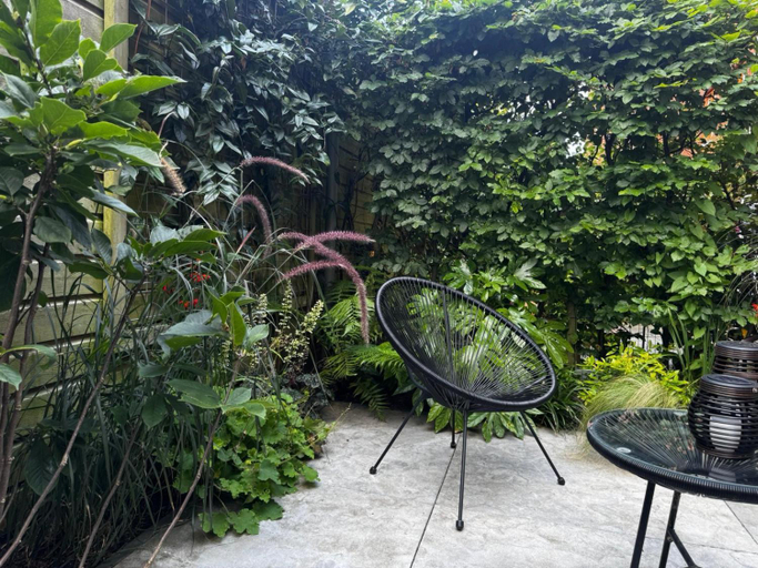 Others 2, B&B Urban Oasis, Amsterdam