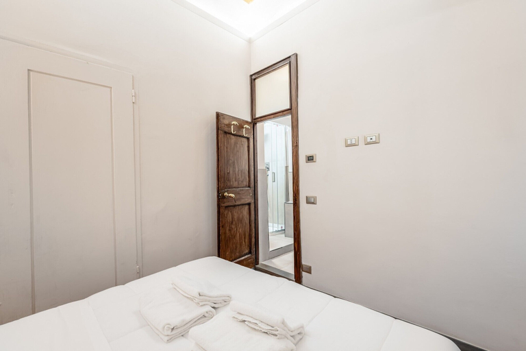 Bedroom 4, Lambertesca Mono, Florence