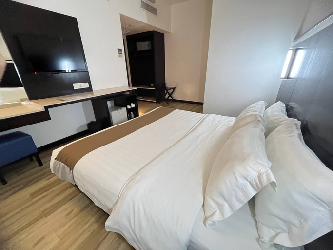 Bedroom 6