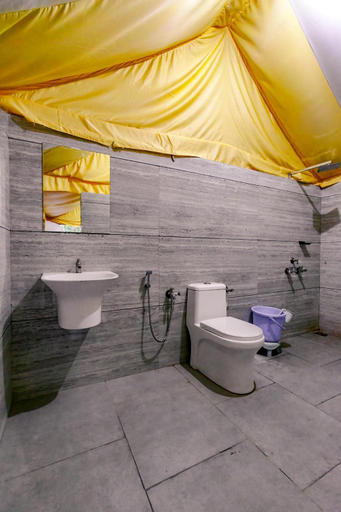 Bathroom 2, Amber ReSort, Junagadh