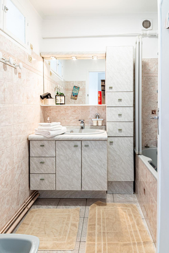 Bathroom, L'ecrin versaillais et jardin prive 5 min chateau, Yvelines
