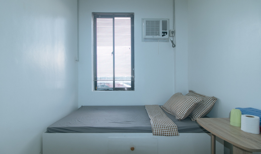 Bedroom 3, Skybox Pension House by RedDoorz, Iloilo City