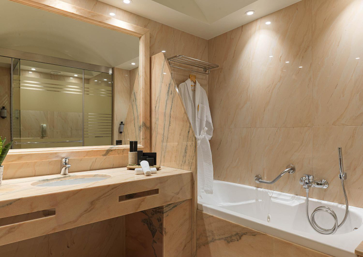 Bathroom 5, SEAFOS Luxury Resort & Spa - Limited Edition by Leonardo Hotels, Peloponnese