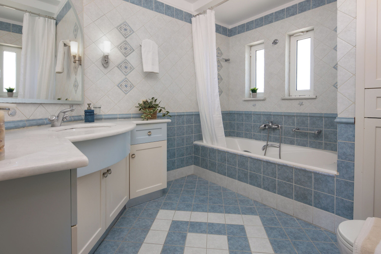 Bathroom, Villa Anatoli, Crete