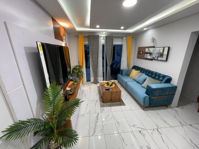 Others 4, Residence Therese La Grace, Wouri
