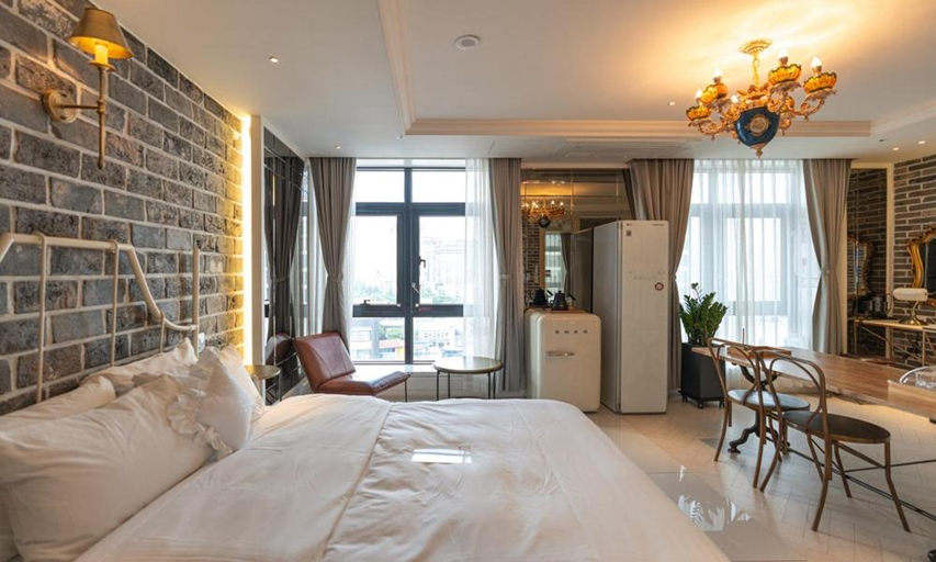 Bedroom 14