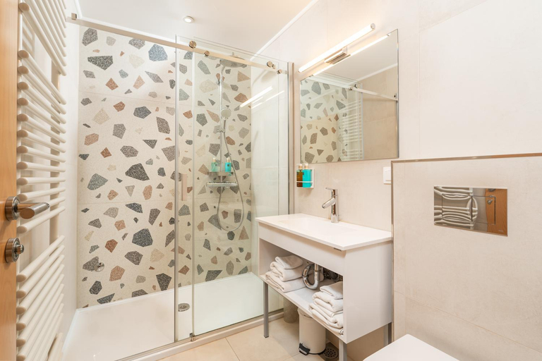 Bathroom 4, Berkeley Hotel & Day Spa, Dubrovnik