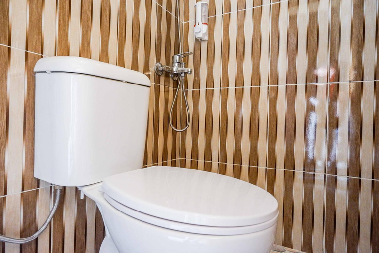 Bathroom 8
