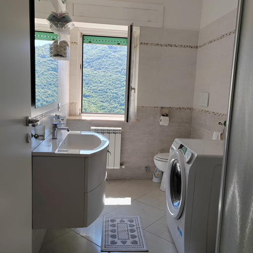 Bathroom 18