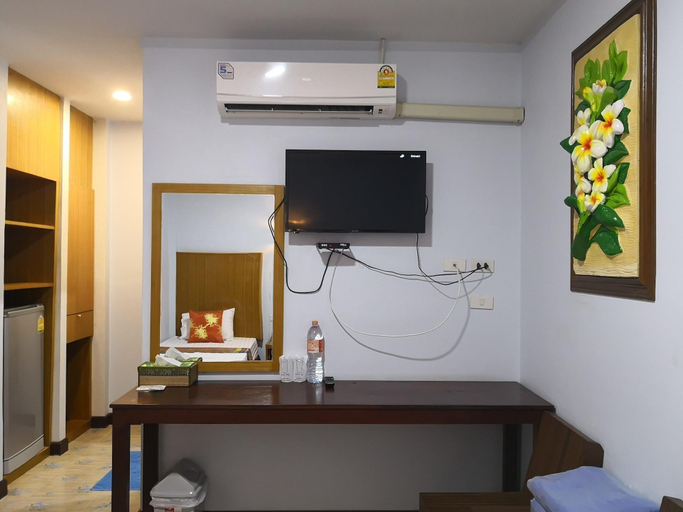Bedroom 4, Banmai Resort, Maha Rat