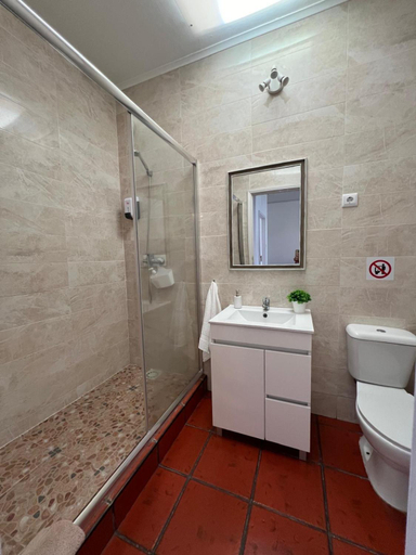Bathroom 3, Casa do Sol, Ponta Delgada