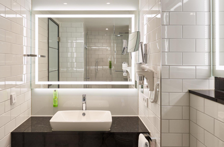 Bathroom 9