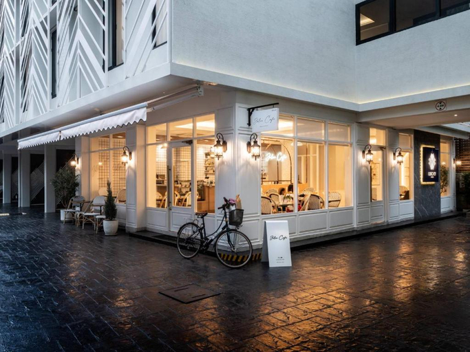 Others 5, Lucky Hotel Bangkok, Khlong Toey