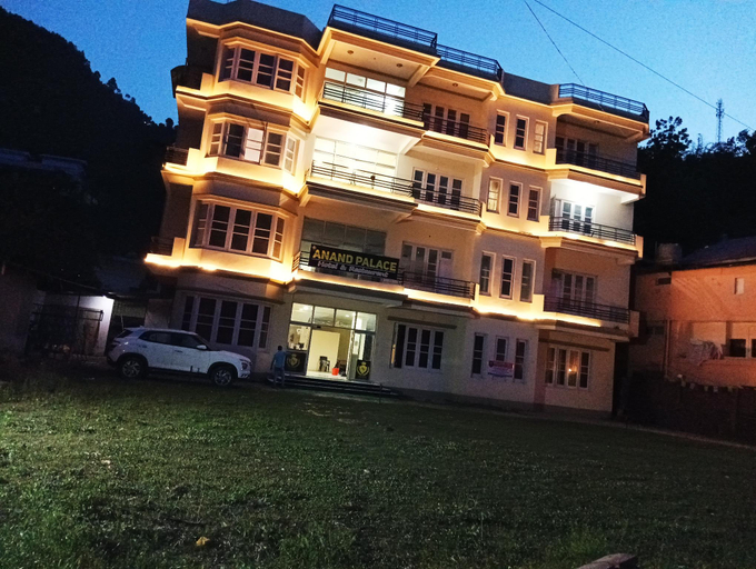 Exterior & Views
