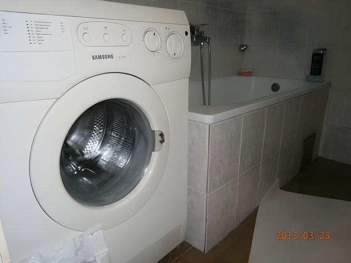 Bathroom 16