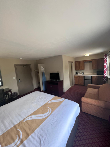 Bedroom 3, Rodeway Inn and Suites Hershey Chocolate Avenue, Dauphin