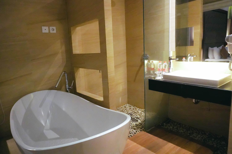 Bathroom 12