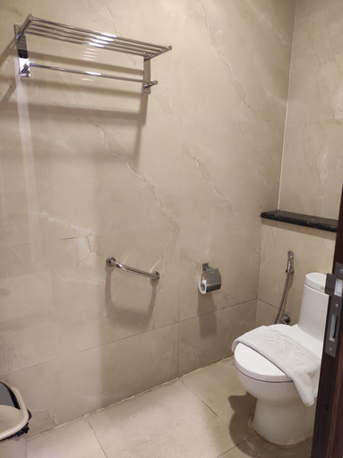Bathroom 12