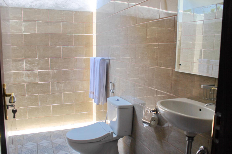 Bathroom 8
