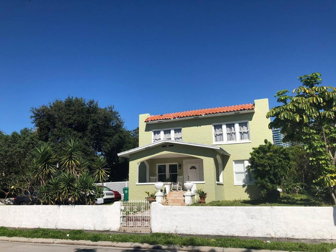 Exterior & Views 1, Private Suite Mins from MIA Free Parking, Miami-Dade