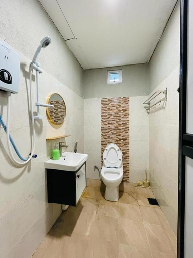 Bathroom 3, Casaria Inn Paka, Dungun
