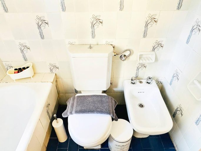 Bathroom 2, Sea Breeze Sanctuary-1bd 3pl 1ba - 90m To Sea., Crete