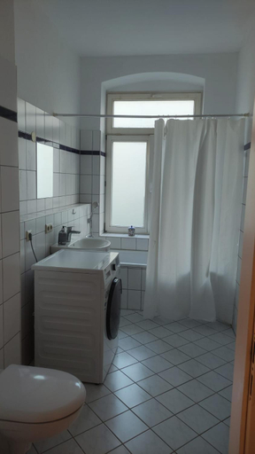 Bathroom 2, Apartments Chemnitz, Chemnitz