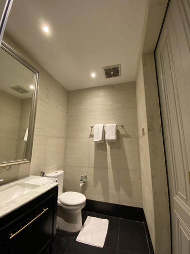 Bathroom 18