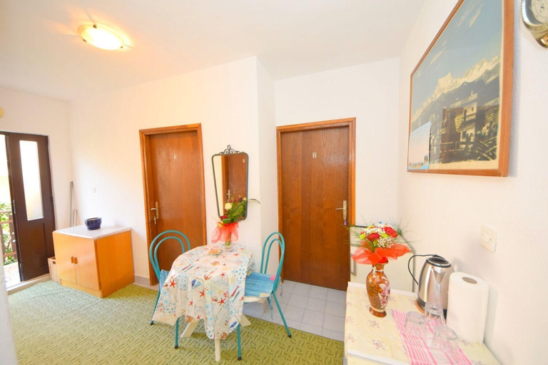 Others 3, Rooms Smilje, Orebić