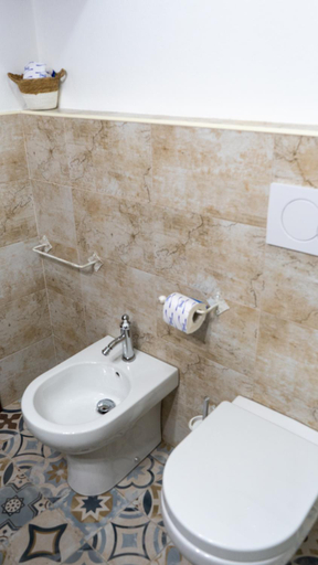 Bathroom 2, Badde Amena Affittacamere, Oristano