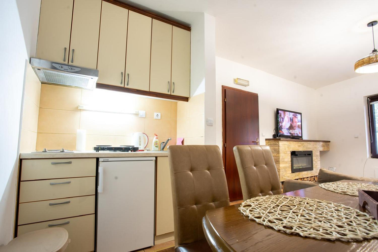Others 5, Sumska kuca Divcibare, Valjevo