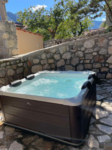 Sport & Beauty, Galathea House