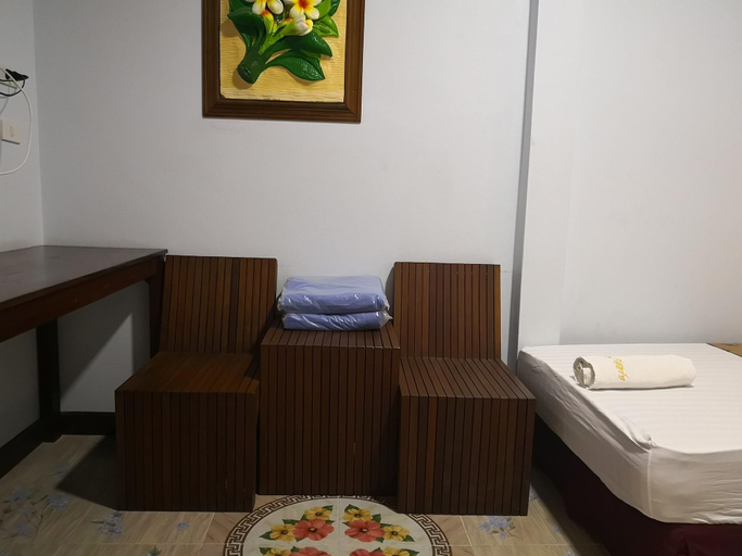 Bedroom 5, Banmai Resort, Maha Rat
