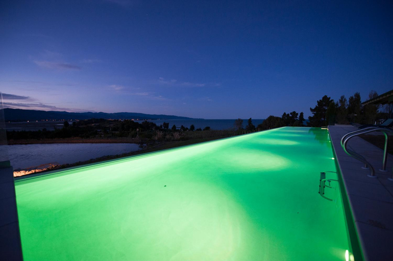 Sport & Beauty 2, Windhover Suites, Tasman
