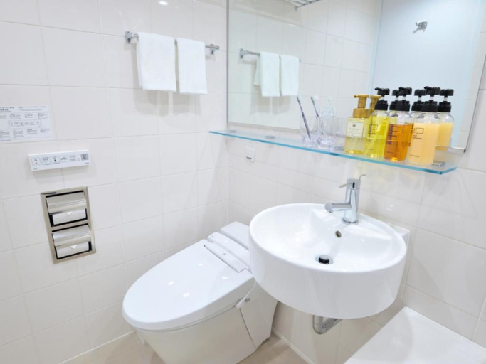 Bathroom 4, hotel androoms Osaka Hommachi, Osaka