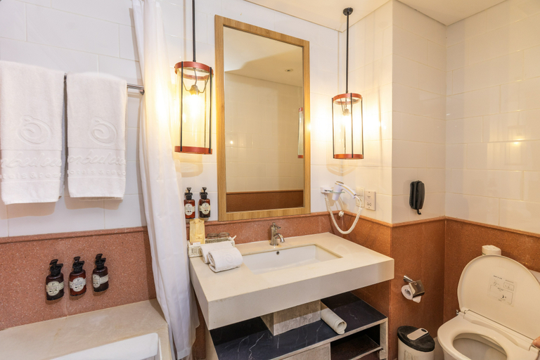 Bathroom 7