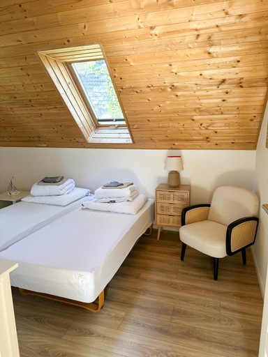 2, Villa Zlote Wydmy, Kamień