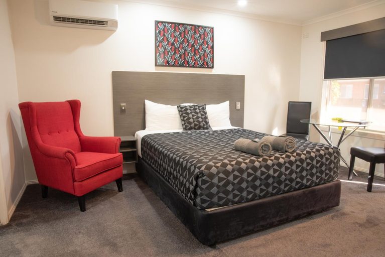 Others 4, Hillston Motor Inn On High, Carrathool