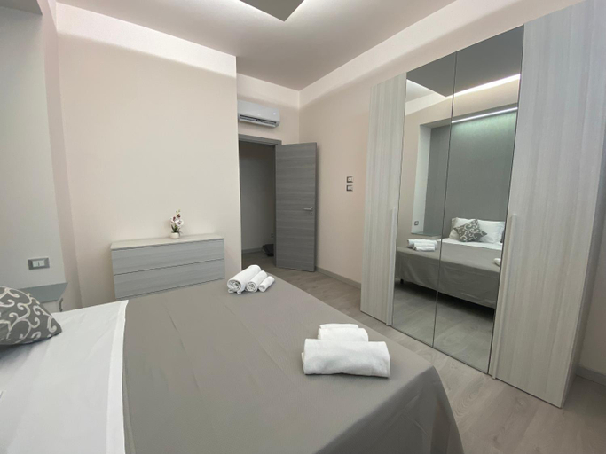 Others 4, Naxos Infinity Apartments, Messina