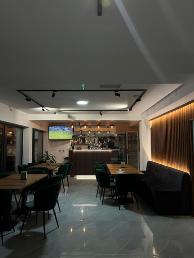 Food & Drinks