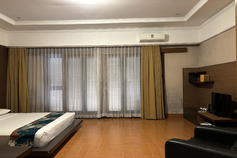 Bedroom 13