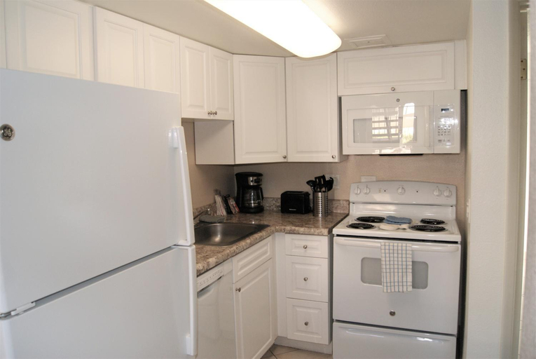 Others 3, 132 Fully Furnished, amenities galore, Maricopa